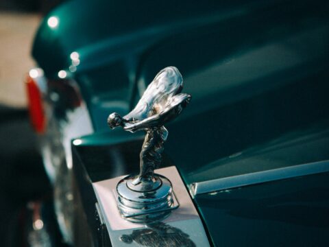How to Build a Luxury Brand Identity That Attracts High-End Clients