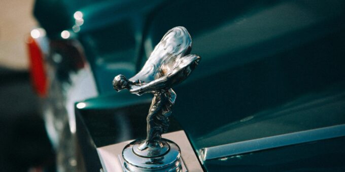 How to Build a Luxury Brand Identity That Attracts High-End Clients
