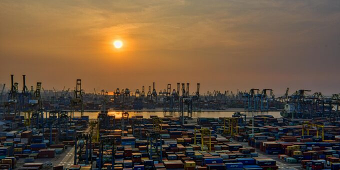 How to Reduce Shipping Costs in International Trade